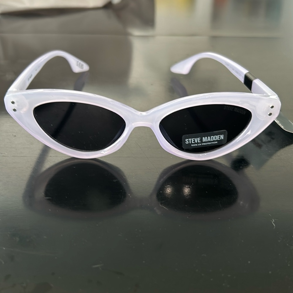 Steve Madden Lilac Cat Eye Sunglasses with Black Lenses, NWT